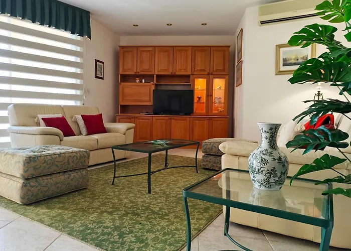 Апартаменты Portomaso Seaview *